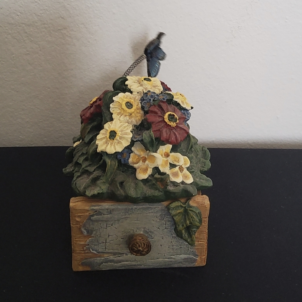 Little garden wood trinket box, 1998 USA